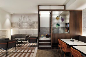 Daily buffet breakfast for a fee - Four Points Flex by Sheraton Vienna Mariahilf (Vienna)