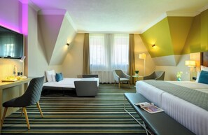 Superior Triple Room | In-room safe, desk, laptop workspace, iron/ironing board