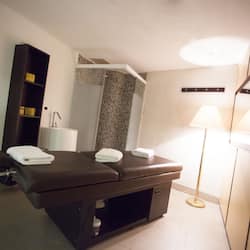 Couples treatment room(s), sauna, hot tub, body treatments, aromatherapy
