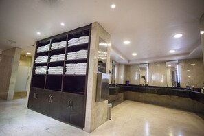 Behandlungsräume für Paare, Sauna, Whirlpool, Körperbehandlungen