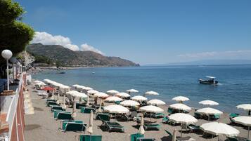 Private beach, sun-loungers, beach umbrellas, beach towels