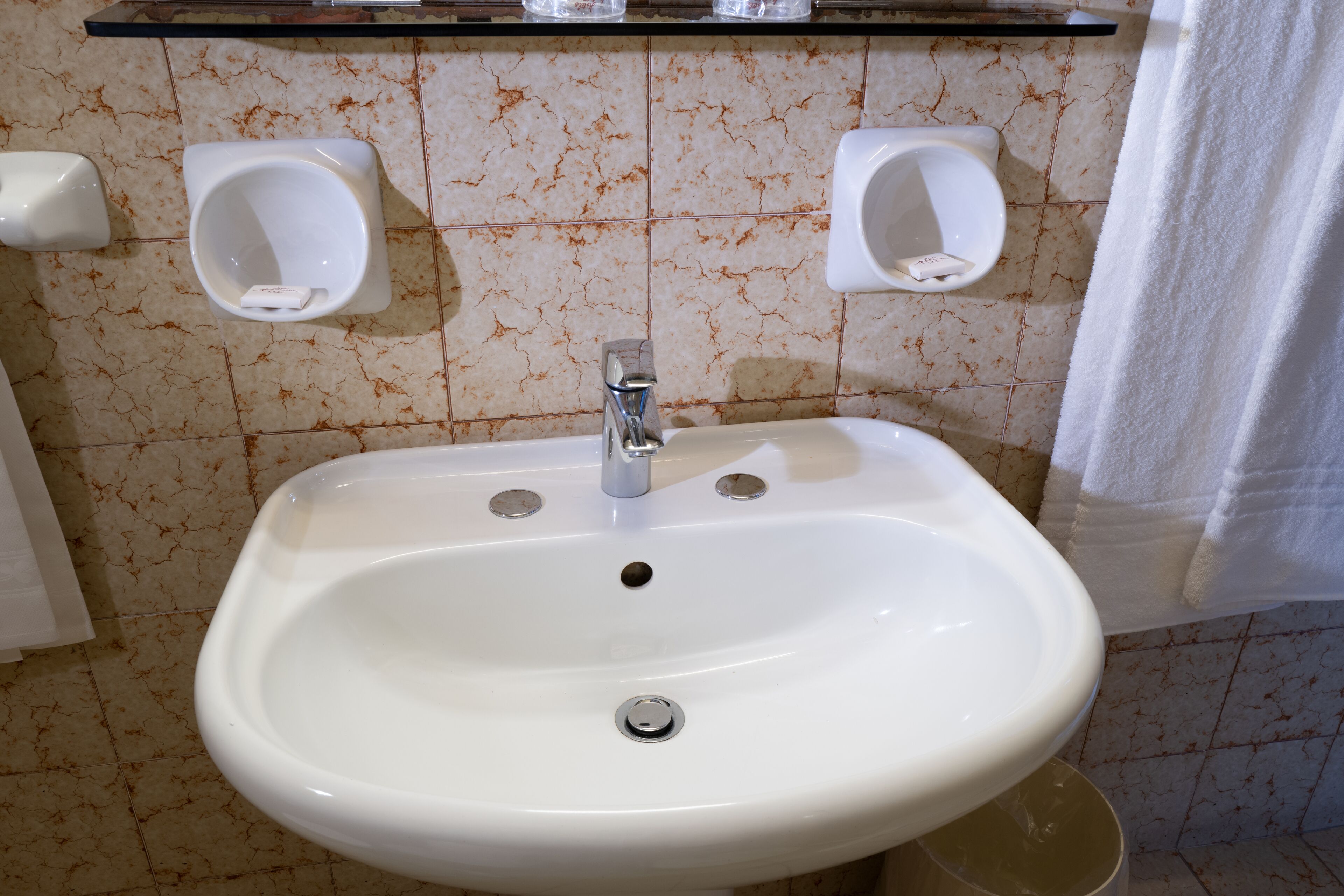 shower, free toiletries, hair dryer, bidet