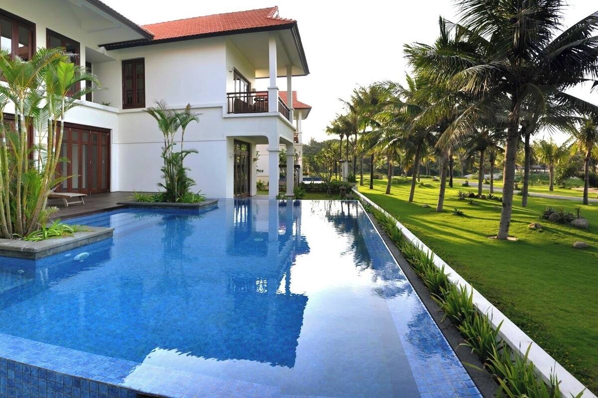 Vila Mewah, 4 kamar tidur, pemandangan samudra | Area keluarga | Televisi 32-inci dengan saluran TV satelit dan buku