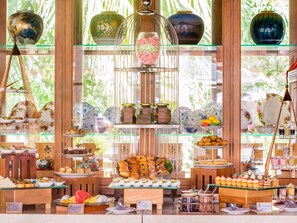 4 bares, 2 bares junto a la piscina, bar en la piscina