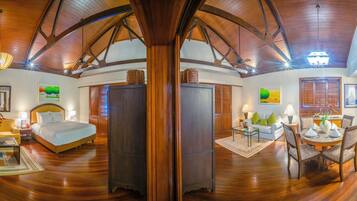 Suite (Ocean) | Sengetøy av topp kvalitet, minibar, safe på rommet og skrivebord