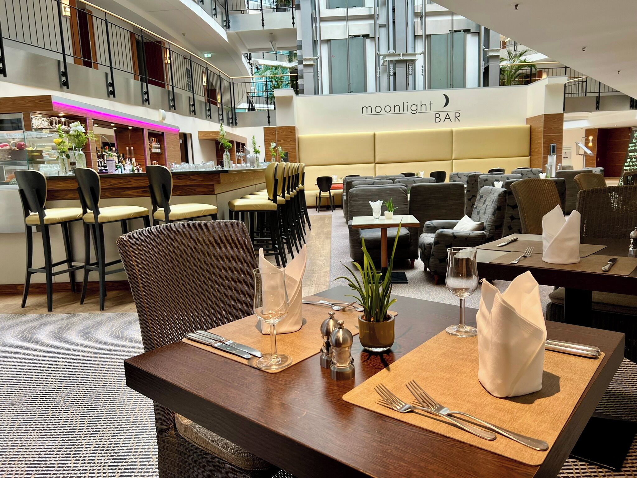 breakfast, dinner, brunch served; middle eastern cuisine