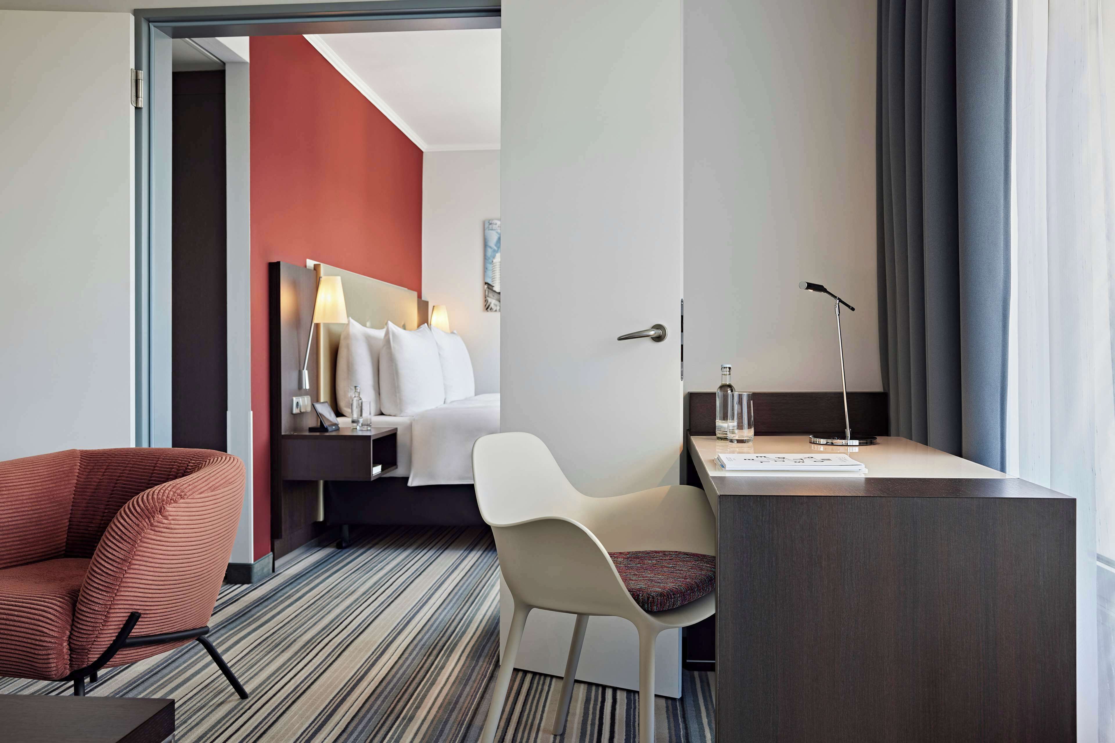 junior suite, 1 double bed | 1 bedroom, hypo-allergenic bedding, minibar, in-room safe