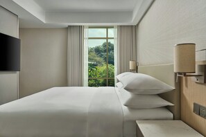 Suite, 1 King Bed, City View | Premium bedding, in-room safe, individually decorated
