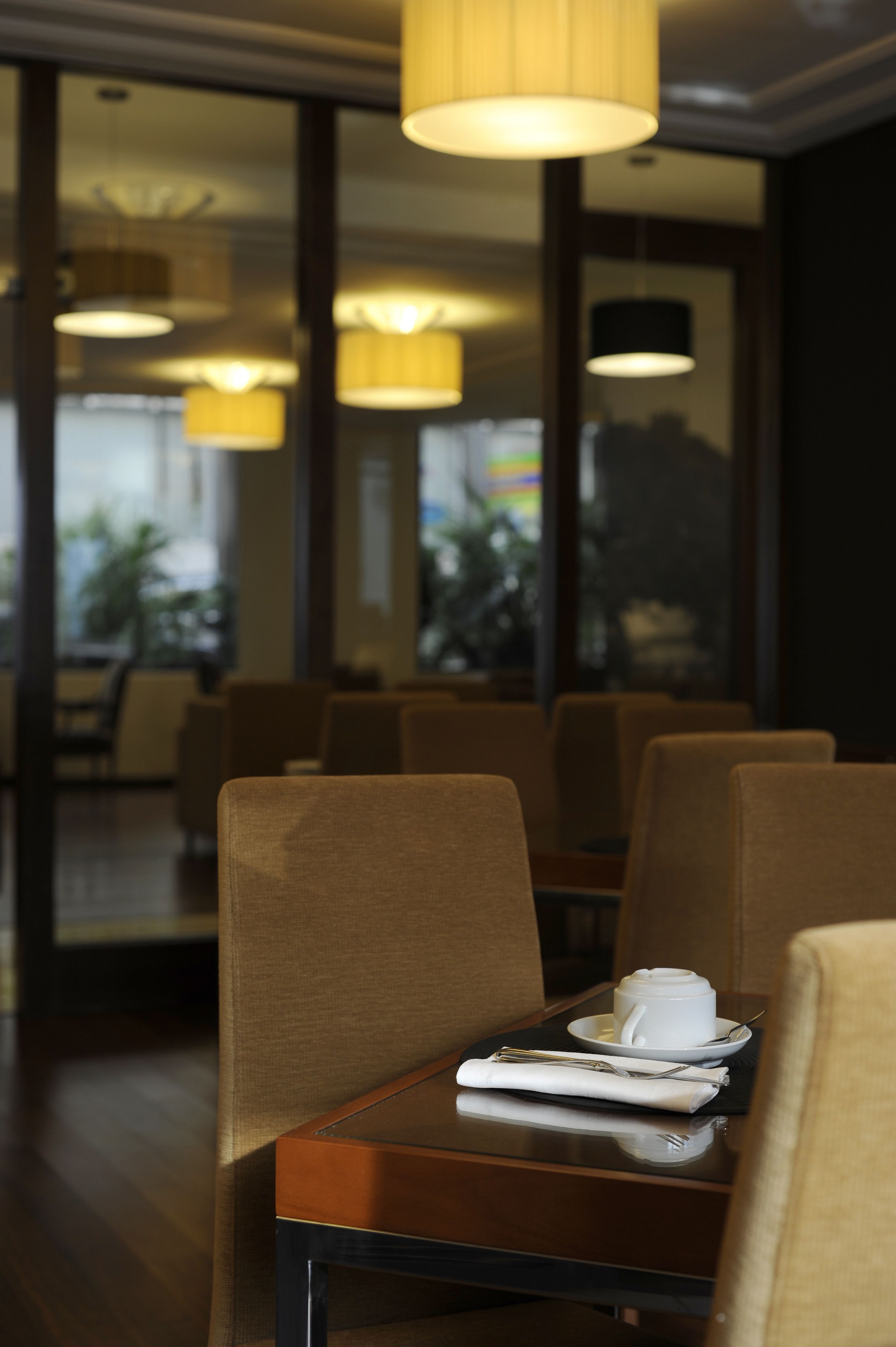 每日供應自助早餐 (每人 EUR15.00)