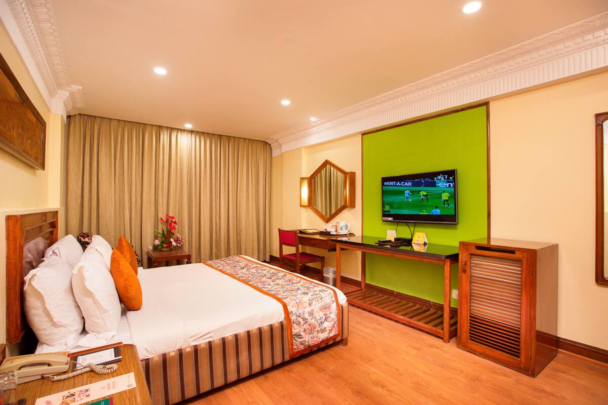 Executive Room | Egyptian cotton sheets, premium bedding, minibar, in-room safe