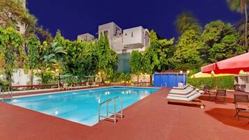 Piscina a l'aire lliure