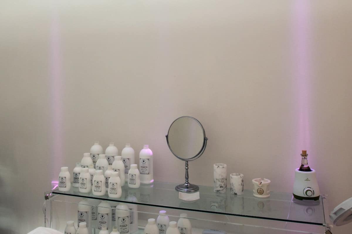 couples treatment room(s), hot tub, hot springs/mineral springs