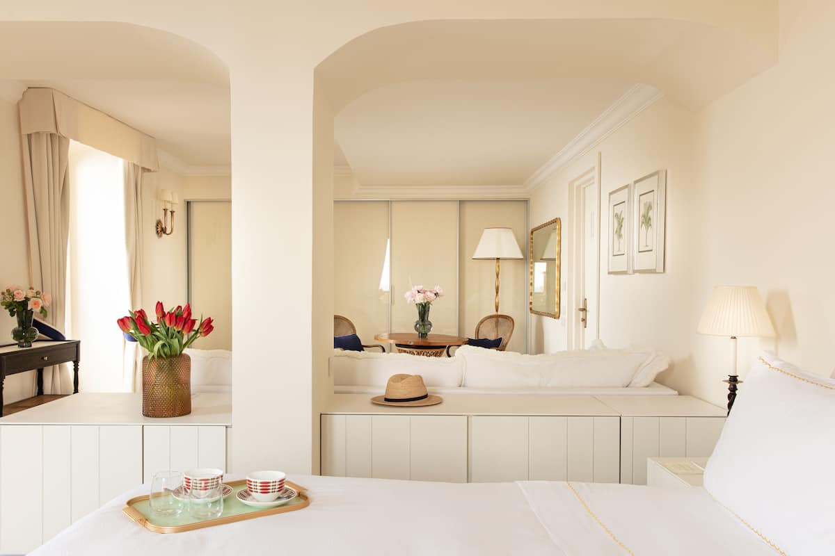 bellevue suite | minibar, in-room safe, desk, blackout curtains