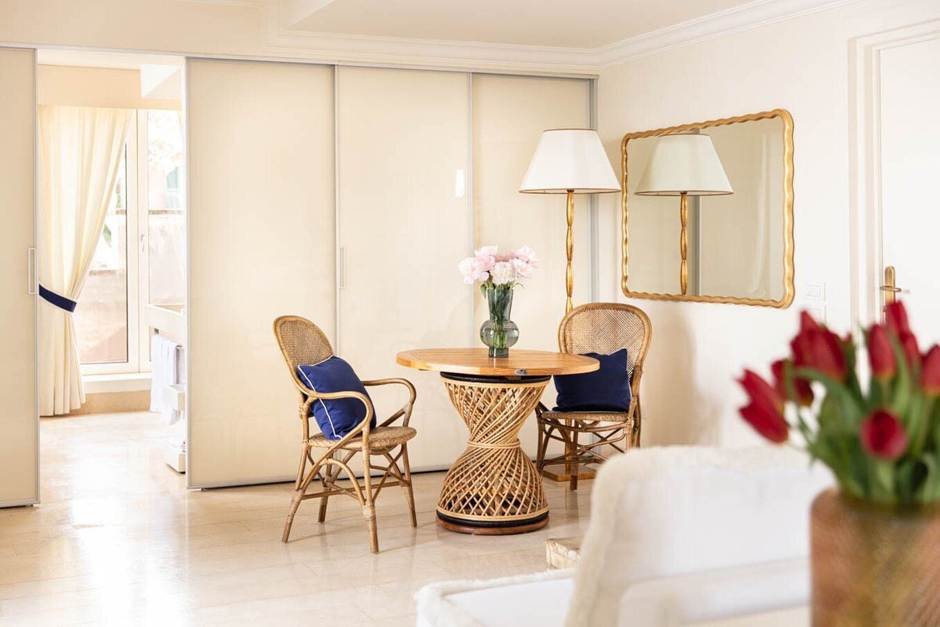 bellevue suite | living area | lcd tv, pay films