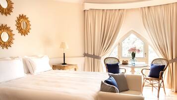 Junior Suite | Minibar, una cassaforte in camera, una scrivania, tende oscuranti