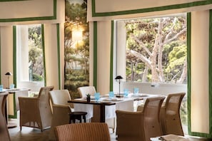 2 Restaurants, Frühstück, Mittagessen, Abendessen, italienische Küche