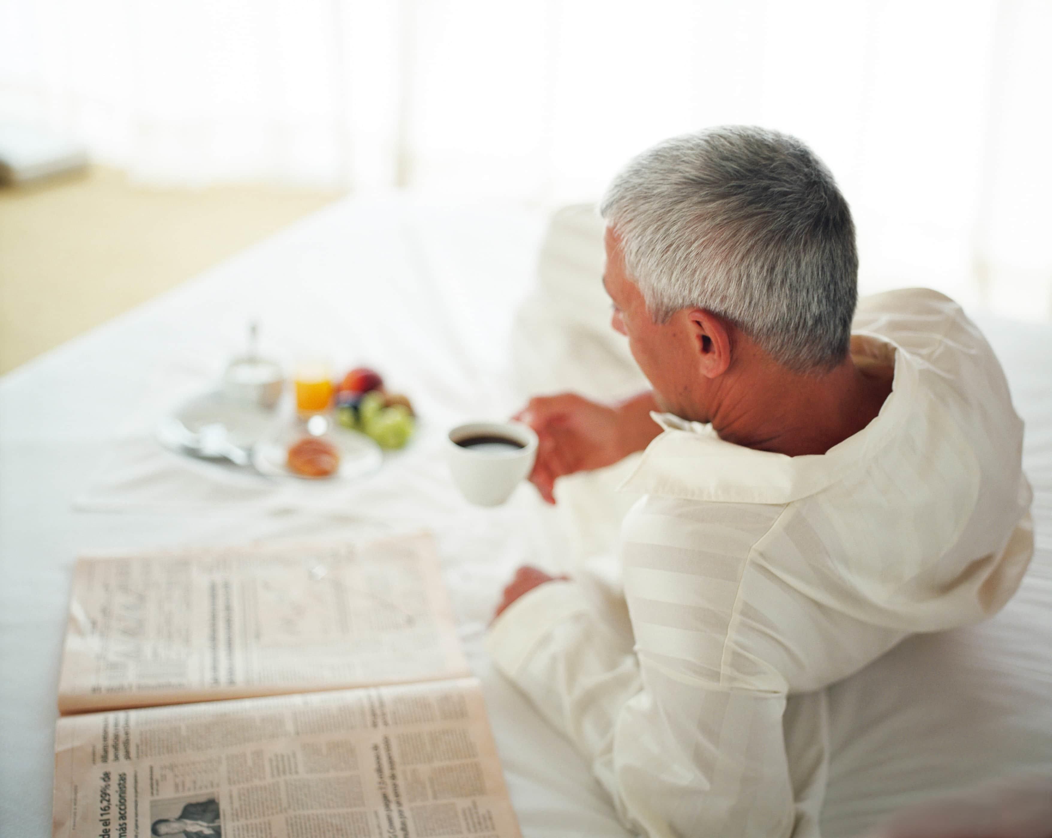 Rom – deluxe (with views over Eiffel Tower) | Safe på rommet, skrivebord, skrivebord for bærbar PC og lydisolert