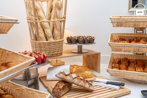 Daily buffet breakfast (EUR 20 per person)