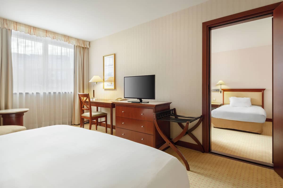 In-room safe, desk, laptop workspace, soundproofing