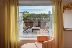 In-room safe, desk, laptop workspace, soundproofing