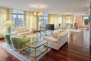 In-room safe, desk, laptop workspace, soundproofing