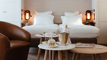 Junior Suite Madeleine view | Premium bedding, pillow-top beds, minibar, in-room safe