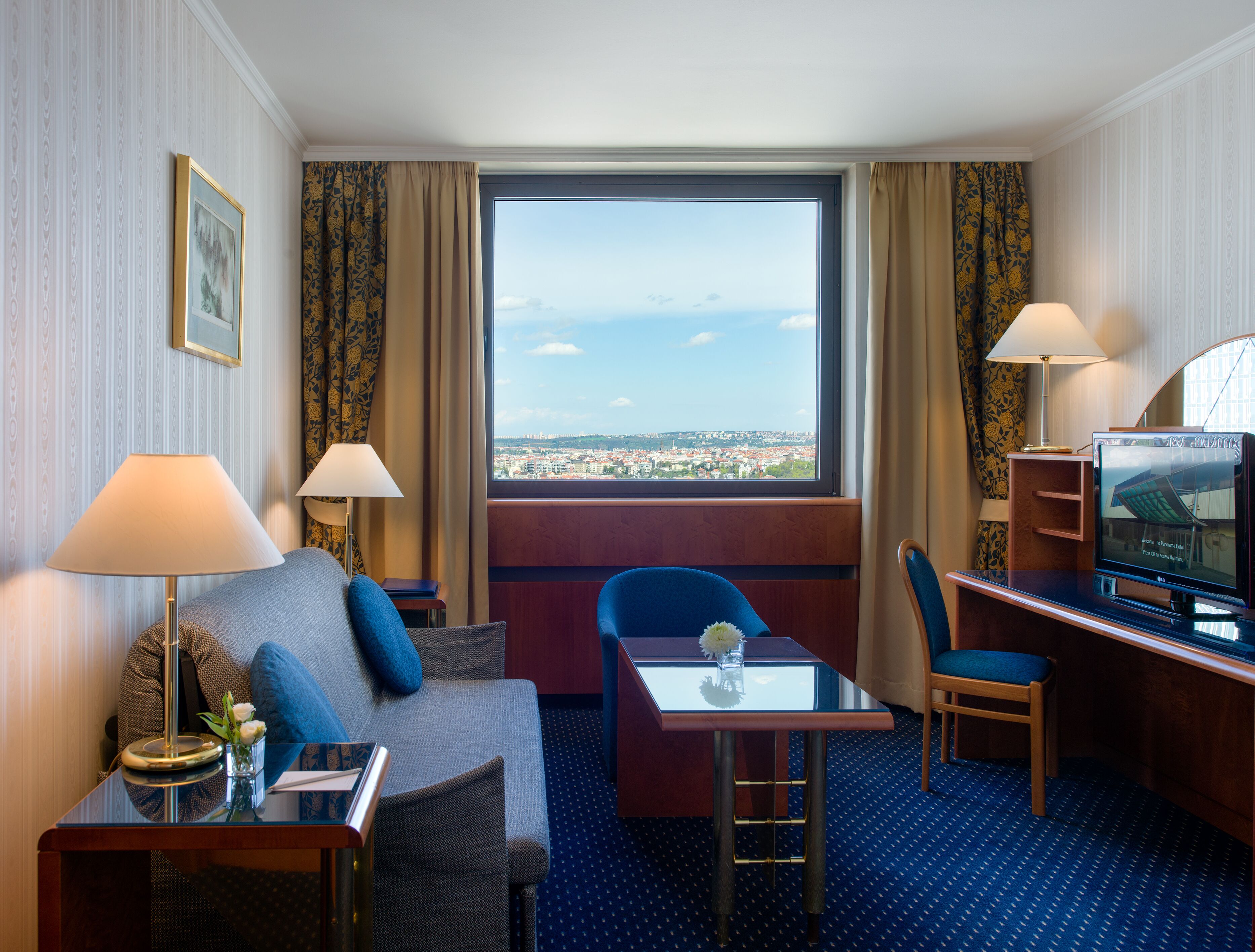 1 bedroom, hypo-allergenic bedding, in-room safe, desk