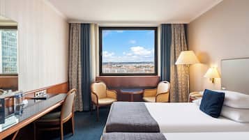 Literie hypoallergénique, coffres-forts dans les chambres, bureau