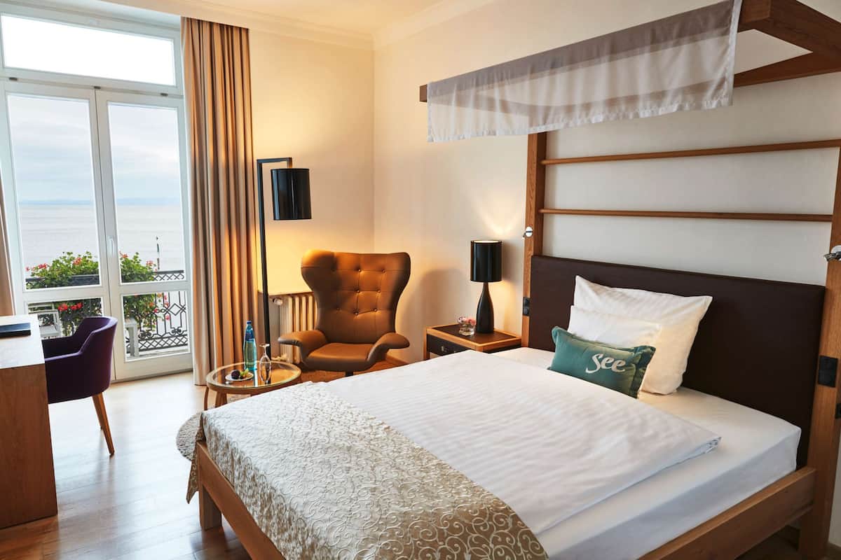 deluxe room, 1 single bed | hypo-allergenic bedding, minibar, in-room safe, desk