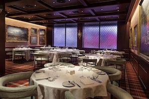 Desayuno continental (EUR 25 por persona)
