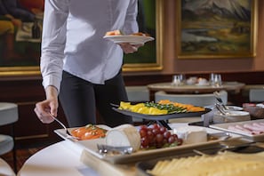 Daily continental breakfast for a fee - Hotel Holt - The Art Hotel (Reykjavik)