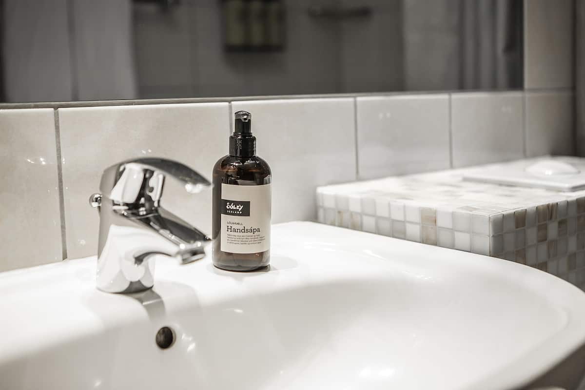 double or twin room | bathroom | eco-friendly toiletries, hair dryer, bathrobes, towels