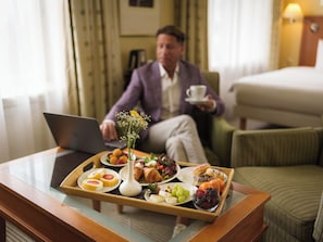 Minibar, in-room safe, desk, laptop workspace