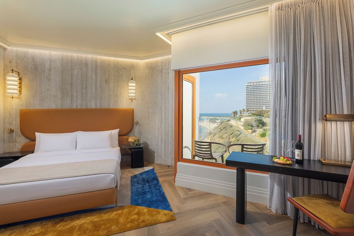 Minibar, in-room safe, blackout drapes, soundproofing