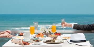 Daily buffet breakfast for a fee