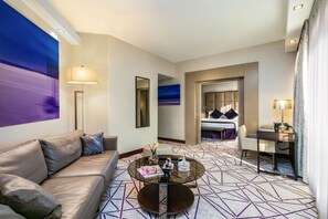 One Bedroom Suite with Sea View | Wohnzimmer