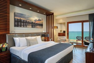 Royal Executive Room Partial Sea View | Vista do quarto