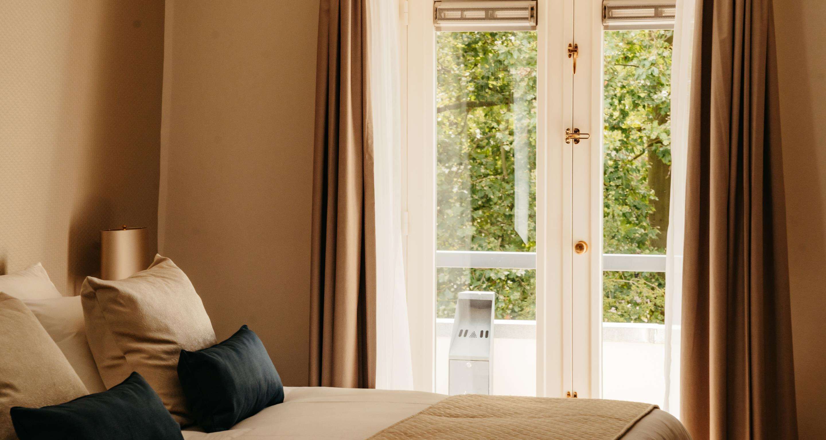 Comfort Room, 1 Double Bed, Balcony | Minibar, in-room safe, desk, free WiFi