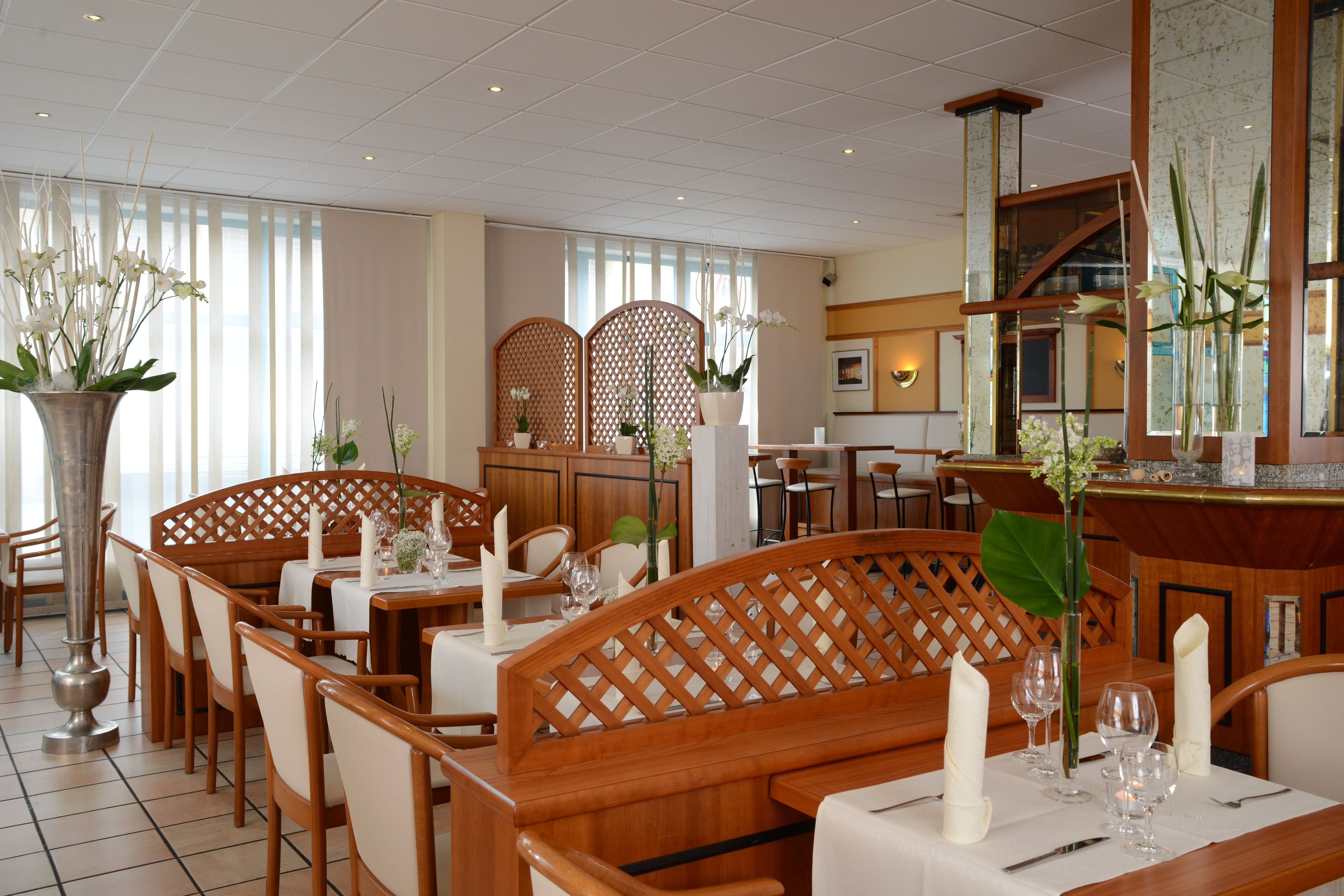 breakfast and dinner served