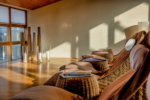 Soins corporels, soins d'aromathérapie, massages aux pierres chaudes