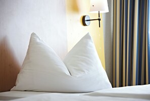 标准房 | 办公桌、隔音、免费 WiFi、床单