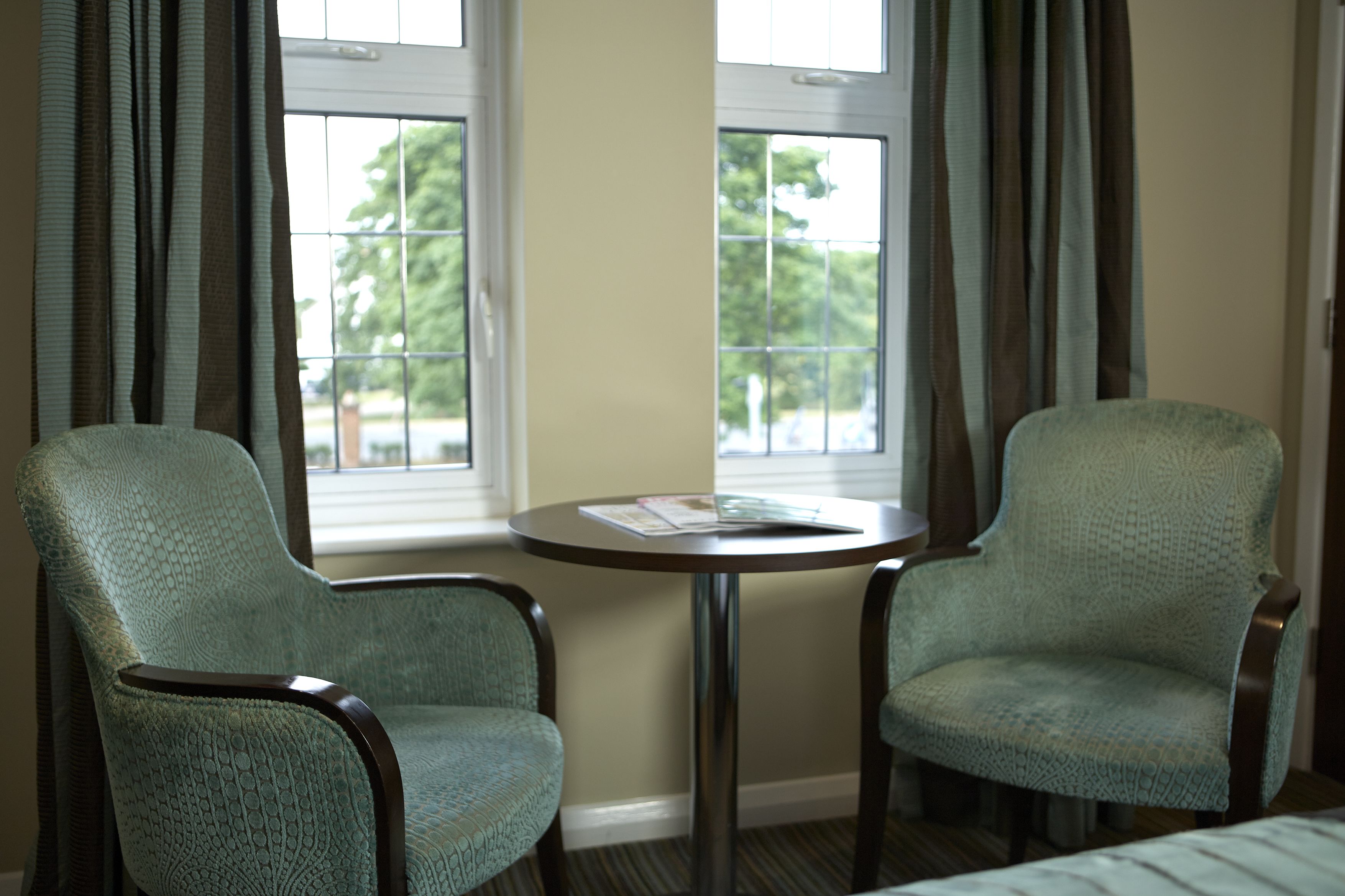 executive double room | living area | lcd tv