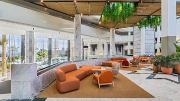 Sala de estar en el lobby