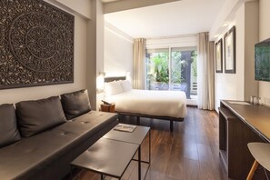 Habitación Deluxe | 고급 침구, 미니바, 객실 내 금고, 각각 다른 스타일의 인테리어