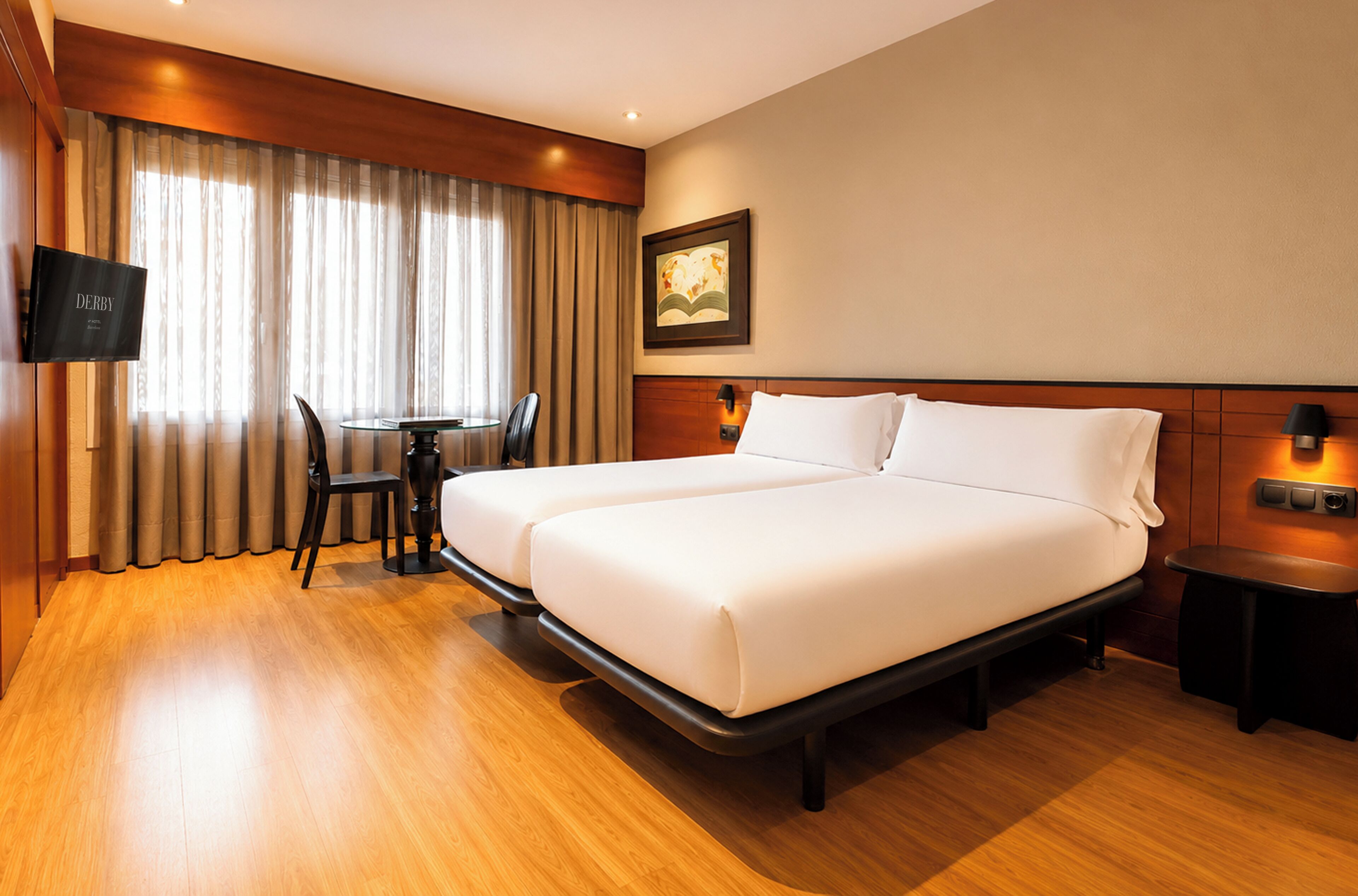Habitación Familiar | Premium bedding, minibar, in-room safe, individually decorated