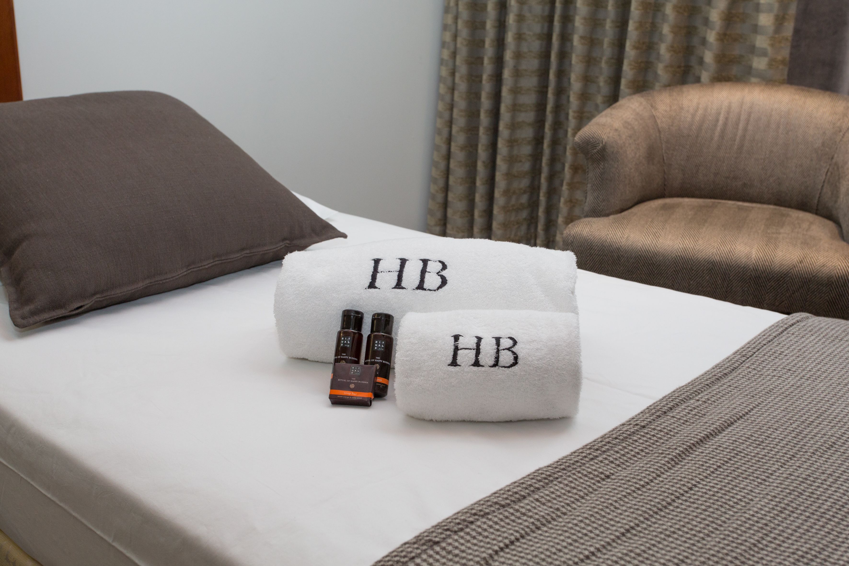 minibar, in-room safe, desk, laptop workspace