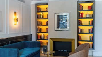 Een 49-inch lcd-televisie met digitale zenders