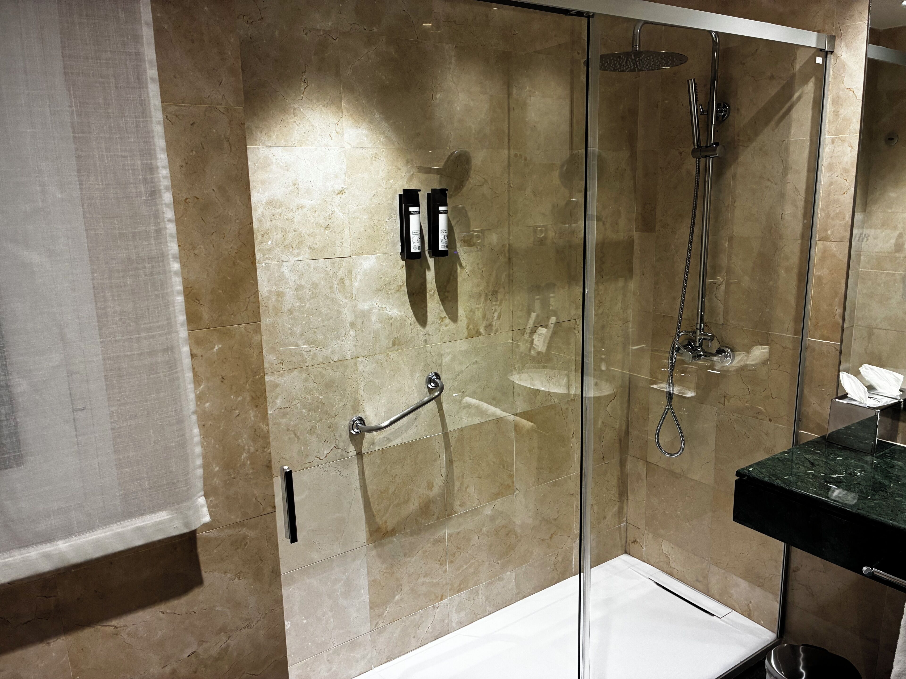 shower, rainfall showerhead, free toiletries, hair dryer