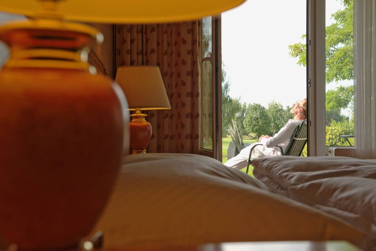In-room safe, desk, iron/ironing board (on request), cribs (free)