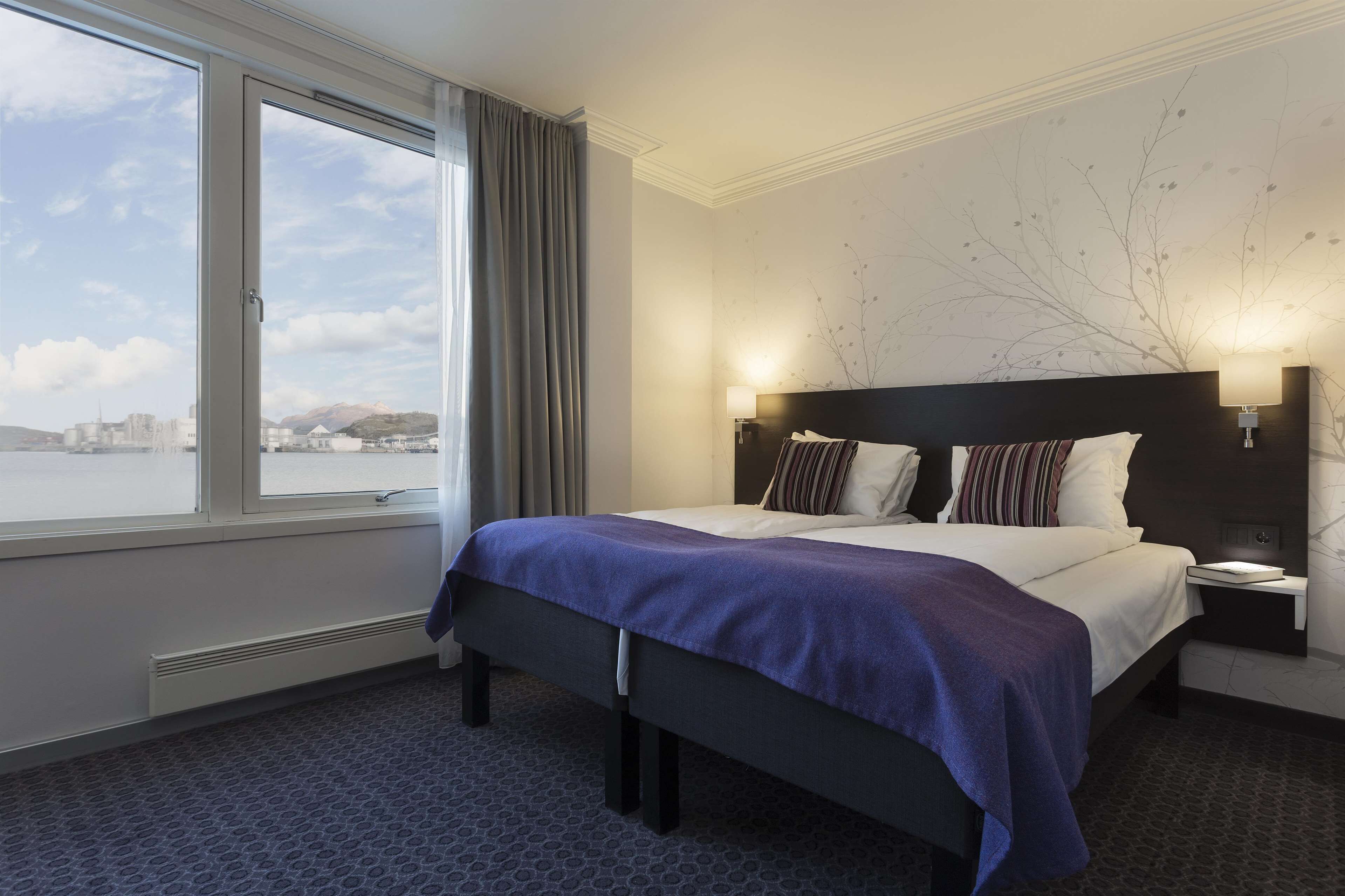 superior room (plus) | minibar, desk, iron/ironing board, free cots/infant beds